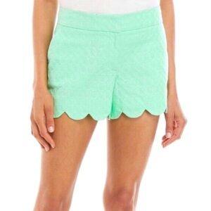 Crown & Ivy Shelby Scalloped Shorts